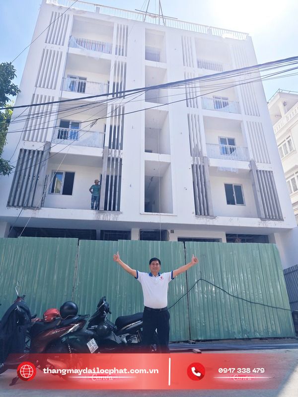 Mẫu chung cư mini 5 tầng có lắp thang máy đang xây dựng