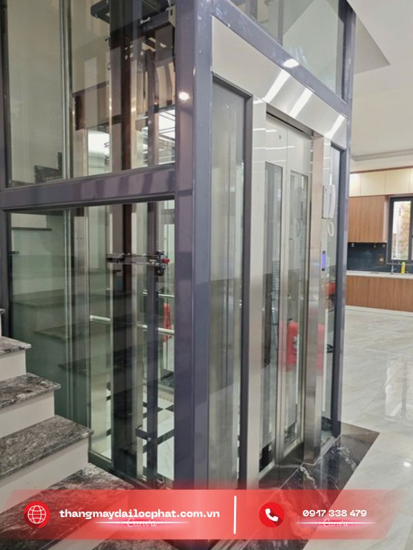 Thang máy quan sát phù hợp với nhà ở gia đình nếu xử lý nắng và riêng tư tốt