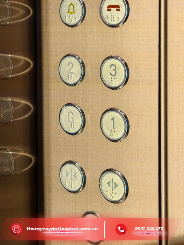 Bảng điều khiển thang máy homelift với nút chuông khẩn cấp và cảm biến cửa