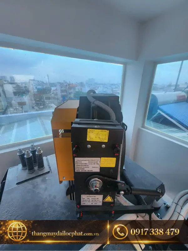 máy kéo Mitsubishi nhập khẩu lắp cho thang máy khách sạn