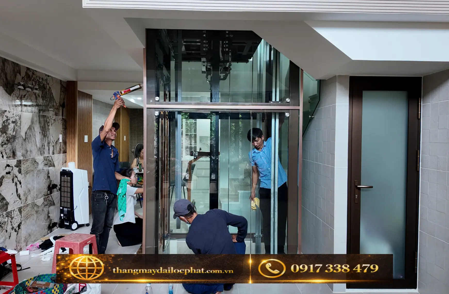 Kỹ sư Đại Lộc Phát bảo trì thang máy Mitsubishi kéo dài tuổi thọ