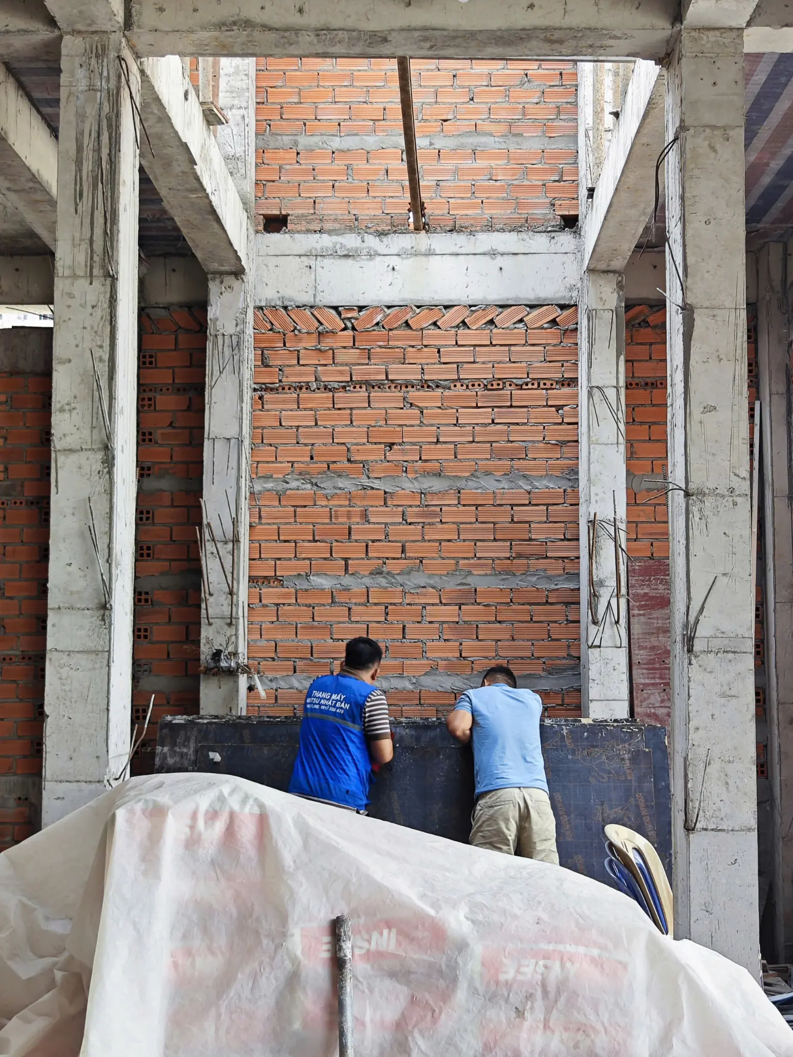 Kỹ sư khảo sát hố thang kỹ sư đại lộc phát khảo sát hố thang dự án thang máy mitsubishi