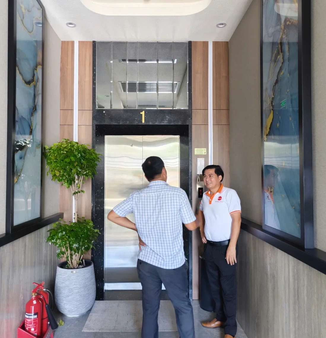 thang máy Mitsubishi tải khách cho khách sạn và văn phòng